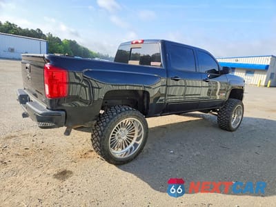 Trzecie zdjęcie samochodu z tyłu: 2017 CHEVROLET SILVERADO K1500 LTZ VIN:3GCUKSEJ3HG383688 - miniatura