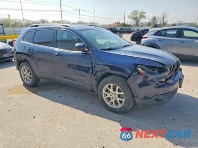 Czwarte zdjęcie samochodu z boku: 2015 JEEP CHEROKEE LATITUDE VIN:1C4PJMCS1FW514316 - miniatura