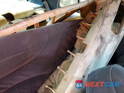 Zdjęcie 10 z 12 samochodu: 1997 MERCURY GRAND MARQUIS GS VIN:2MELM74WXVX632858 - miniatura