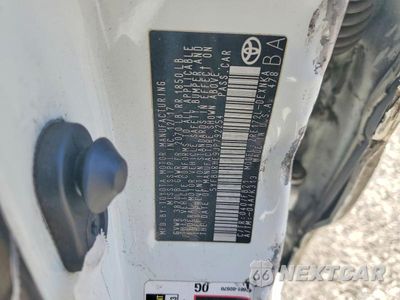 Zdjęcie 12 z 12 samochodu: 2018 TOYOTA COROLLA LE VIN:5YFBURHE9JP792254 - miniatura