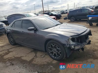 Czwarte zdjęcie samochodu z boku: 2018 CHRYSLER 300 S VIN:2C3CCAGG0JH141438 - miniatura
