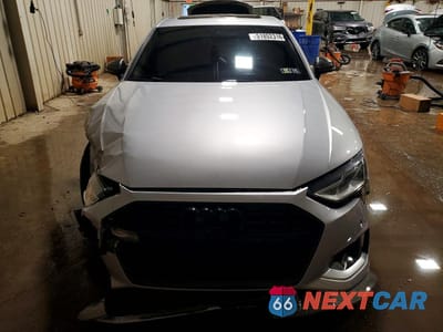 Piąte zdjęcie samochodu w środku: 2022 AUDI A4 PREMIUM 40 VIN:WAUABAF46NN000803 - miniatura