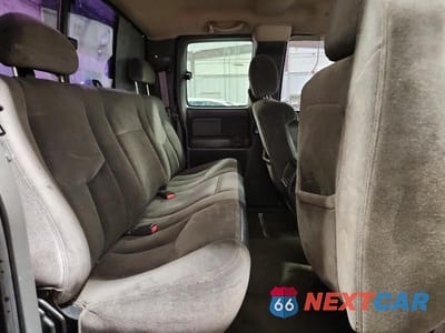 Zdjęcie 10 z 12 samochodu: 2003 GMC SIERRA K2500 HEAVY DUTY VIN:1GTHK29133E194714 - miniatura