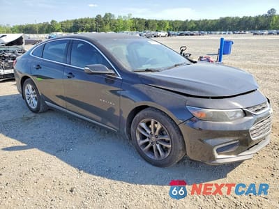 Czwarte zdjęcie samochodu z boku: 2017 CHEVROLET MALIBU LT VIN:1G1ZE5STXHF194390 - miniatura