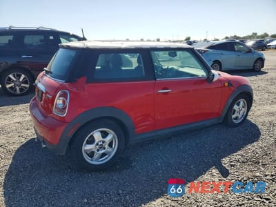 Trzecie zdjęcie samochodu z tyłu: 2011 MINI COOPER VIN:WMWSU3C51BT092921 - miniatura