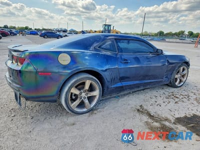 Trzecie zdjęcie samochodu z tyłu: 2011 CHEVROLET CAMARO LT VIN:2G1FC1ED0B9142353 - miniatura