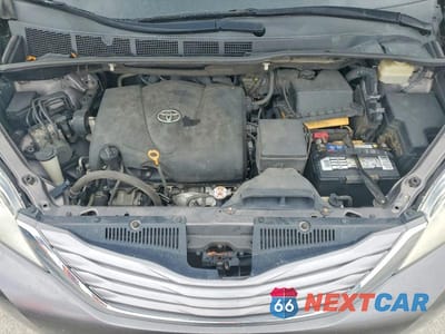 Zdjęcie 12 z 13 samochodu: 2017 TOYOTA SIENNA XLE 8-PASSENGER VIN:5TDYZ3DC3HS812741 - miniatura