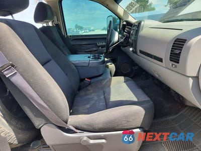 Zdjęcie 7 z 13 samochodu: 2014 CHEVROLET SILVERADO C2500 HEAVY DUTY VIN:1GC1CVCG9EF102001 - miniatura