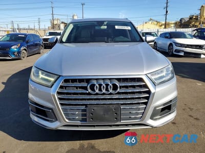 Piąte zdjęcie samochodu w środku: 2017 AUDI Q7 PREMIUM VIN:WA1AAAF78HD009670 - miniatura