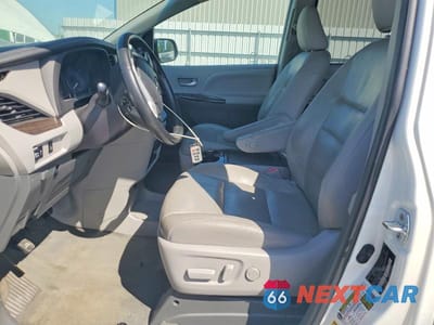 Zdjęcie 7 z 13 samochodu: 2016 TOYOTA SIENNA XLE 8-PASSENGER VIN:5TDYK3DC7GS722785 - miniatura