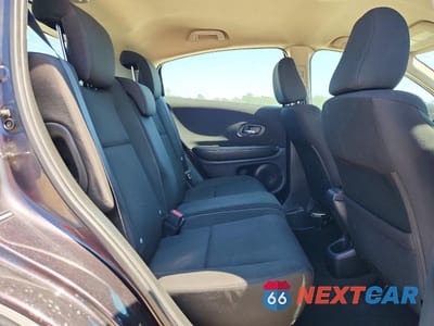 Zdjęcie 11 z 12 samochodu: 2016 HONDA HR-V LX VIN:3CZRU5H39GM730918 - miniatura