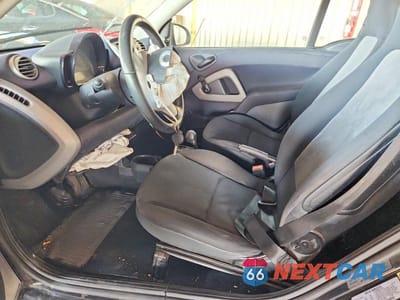 Zdjęcie 7 z 12 samochodu: 2013 SMART FORTWO PURE VIN:WMEEJ3BA1DK664409 - miniatura