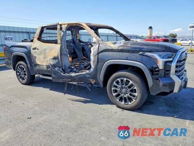 Czwarte zdjęcie samochodu z boku: 2025 TOYOTA TUNDRA CREWMAX LIMITED VIN:5TFJA5DB3SX297642 - miniatura