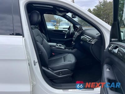 Piąte zdjęcie samochodu w środku: 2019 MERCEDES-BENZ GLS 450 4MATIC VIN:4JGDF6EE6KB226666 - miniatura