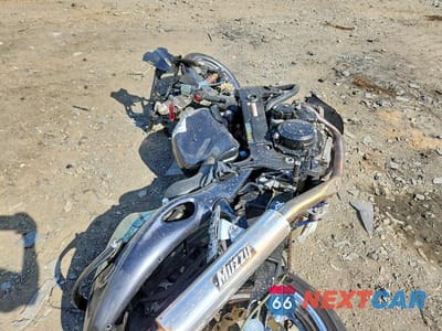 Zdjęcie 6 z 9 samochodu: 2005 SUZUKI GSX1300 RK5 VIN:JS1GW71AX52107043 - miniatura