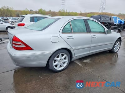 Trzecie zdjęcie samochodu z tyłu: 2004 MERCEDES-BENZ C 240 4MATIC VIN:WDBRF81J14F553835 - miniatura