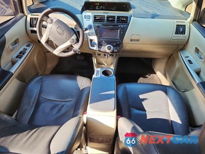 Zdjęcie 8 z 12 samochodu: 2014 TOYOTA PRIUS V TWO VIN:JTDZN3EU3EJ007872 - miniatura