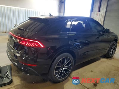 Trzecie zdjęcie samochodu z tyłu: 2023 AUDI Q8 PREMIUM PLUS S-LINE VIN:WA1EVBF18PD028211 - miniatura