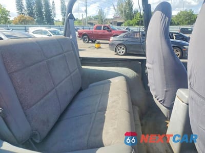 Zdjęcie 10 z 11 samochodu: 1997 JEEP WRANGLER / TJ SE VIN:1J4FY29P0VP438623 - miniatura