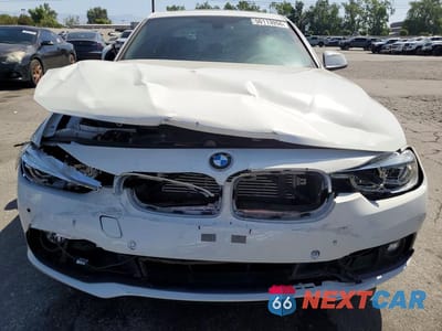 Piąte zdjęcie samochodu w środku: 2018 BMW 330E VIN:WBA8E1C5XJA756607 - miniatura