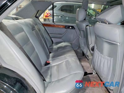 Zdjęcie 10 z 12 samochodu: 1994 MERCEDES-BENZ E 320 VIN:WDBEA32E9RC065145 - miniatura