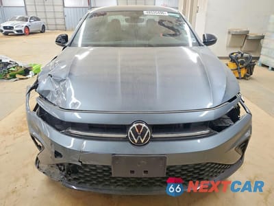 Piąte zdjęcie samochodu w środku: 2025 VOLKSWAGEN JETTA SPORT VIN:3VWBX7BU7SM073537 - miniatura