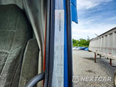 Zdjęcie 10 z 10 samochodu: 2006 VOLVO VNL SEMI TRUCK VIN:4V4NC9GG36N424583 - miniatura