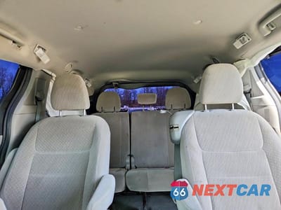 Zdjęcie 10 z 14 samochodu: 2020 TOYOTA SIENNA LE VIN:5TDKZ3DC2LS023530 - miniatura