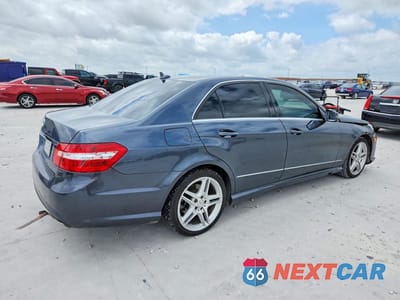 Trzecie zdjęcie samochodu z tyłu: 2013 MERCEDES-BENZ E 350 VIN:WDDHF5KBXDA705214 - miniatura