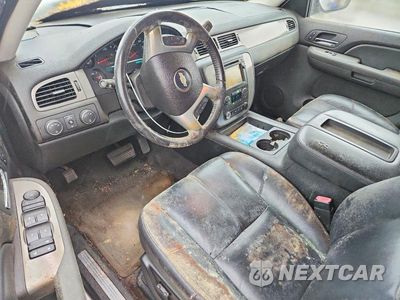 Zdjęcie 8 z 13 samochodu: 2008 CHEV SUBURBAN VIN:3GNFK16358G302684 - miniatura