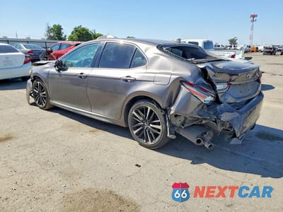 Drugie zdjęcie samochodu z przodu: 2018 TOYOTA CAMRY XSE VIN:4T1B61HK3JU506849 - miniatura