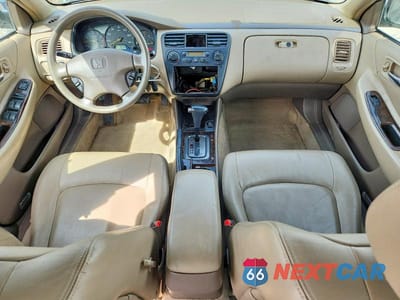 Zdjęcie 8 z 13 samochodu: 2001 HONDA ACCORD EX VIN:1HGCG16501A084674 - miniatura