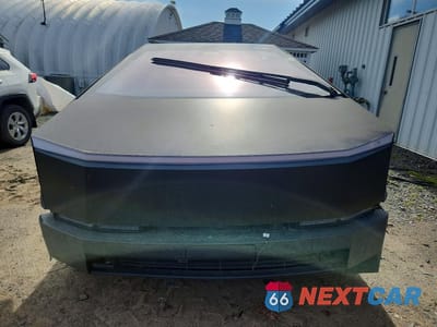 Piąte zdjęcie samochodu w środku: 2024 TESLA CYBERTRUCK VIN:7G2CEHED1RA001322 - miniatura