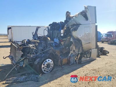 Drugie zdjęcie samochodu z przodu: 2016 FREIGHTLINER CASCADIA 125 SEMI TRUCK VIN:3AKGGLD59GSGC5132 - miniatura