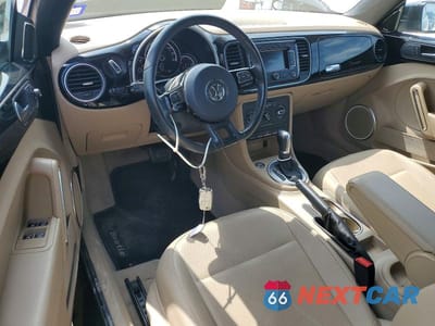 Zdjęcie 8 z 12 samochodu: 2015 VOLKSWAGEN BEETLE 1.8T VIN:3VW517AT1FM802872 - miniatura