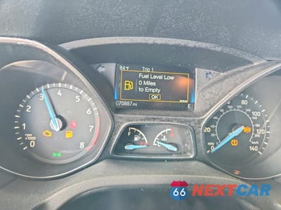 Zdjęcie 9 z 12 samochodu: 2018 FORD FOCUS SE VIN:1FADP3FEXJL247131 - miniatura
