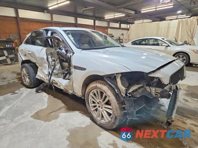 Czwarte zdjęcie samochodu z boku: 2018 JAGUAR F-PACE PREMIUM VIN:SADCJ2GX3JA238188 - miniatura