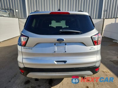 Zdjęcie 6 z 13 samochodu: 2018 FORD ESCAPE SE VIN:1FMCU9GD7JUB32550 - miniatura
