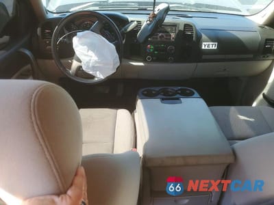 Zdjęcie 8 z 12 samochodu: 2011 CHEVROLET SILVERADO C1500 LT VIN:3GCPCSE0XBG158810 - miniatura
