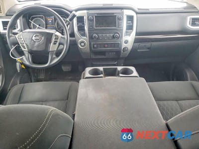 Zdjęcie 8 z 11 samochodu: 2019 NISSAN TITAN SV VIN:1N6AA1EK9KN513476 - miniatura