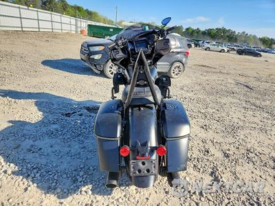 Czwarte zdjęcie samochodu z boku: 2021 INDIAN MOTORCYCLE CO. ROADMASTER DARK HORSE VIN:56KTKDBB2M3398906 - miniatura