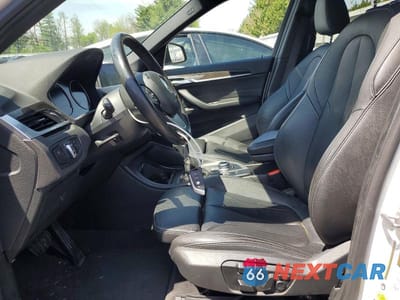Zdjęcie 7 z 13 samochodu: 2018 BMW X1 XDRIVE28I VIN:WBXHT3C31J5L28455 - miniatura