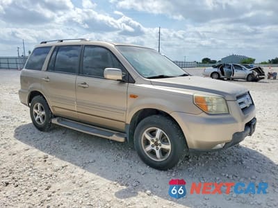 Czwarte zdjęcie samochodu z boku: 2006 HONDA PILOT EX VIN:5FNYF28576B000696 - miniatura
