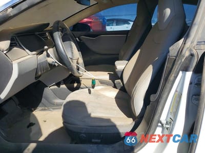 Zdjęcie 7 z 12 samochodu: 2013 TESLA MODEL S VIN:5YJSA1AG9DFP04809 - miniatura
