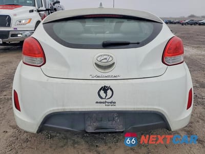 Zdjęcie 6 z 12 samochodu: 2013 HYUNDAI VELOSTER BASE VIN:KMHTC6AD2DU090660 - miniatura