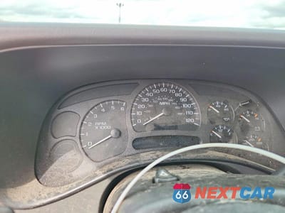Zdjęcie 9 z 12 samochodu: 2005 GMC NEW SIERRA K1500 VIN:1GTEK19B35E198626 - miniatura