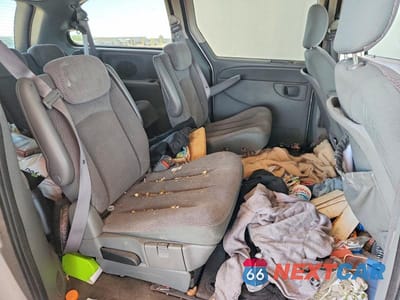 Zdjęcie 11 z 13 samochodu: 2007 DODGE GRAND CARAVAN SXT VIN:2D4GP44L67R188337 - miniatura