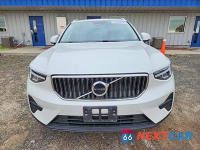 Piąte zdjęcie samochodu w środku: 2024 VOLVO XC40 CORE VIN:YV4L12UK5R2240175 - miniatura