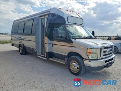 Czwarte zdjęcie samochodu z boku: 2011 FORD E450 SHUTTLE BUS VIN:1FDXE4FS5BDB34834 - miniatura