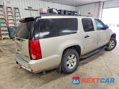 Trzecie zdjęcie samochodu z tyłu: 2014 GMC YUKON XL K1500 SLE VIN:1GKS2HE70ER198027 - miniatura